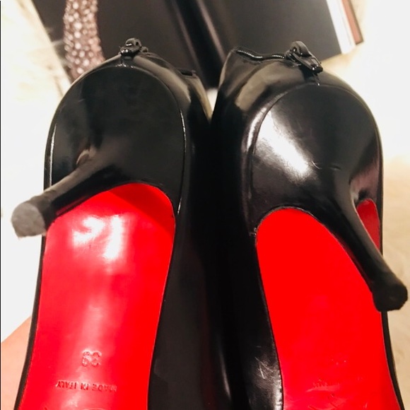 🌹Christian Louboutin black boot heels size 39.❤️ - Picture 7 of 8